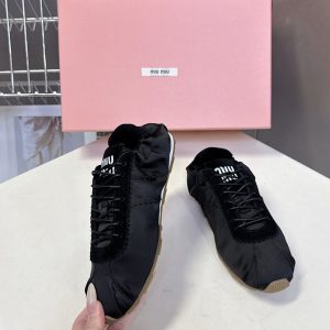 miumiu スニーカー レディース