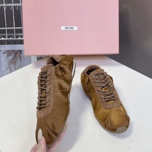 ミュウミュウ靴スニーカー