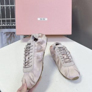 ミュウミュウ 靴 アウトレット