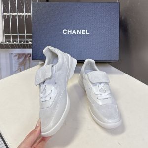 シャネル スニーカー 芸能人