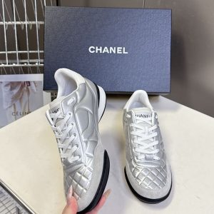 シャネル スニーカー 人気