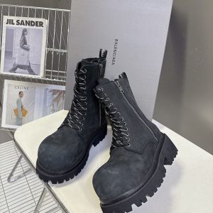 バレンシアガ ブーツ コーデ