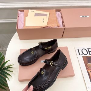 MIUMIU ローファー レディース