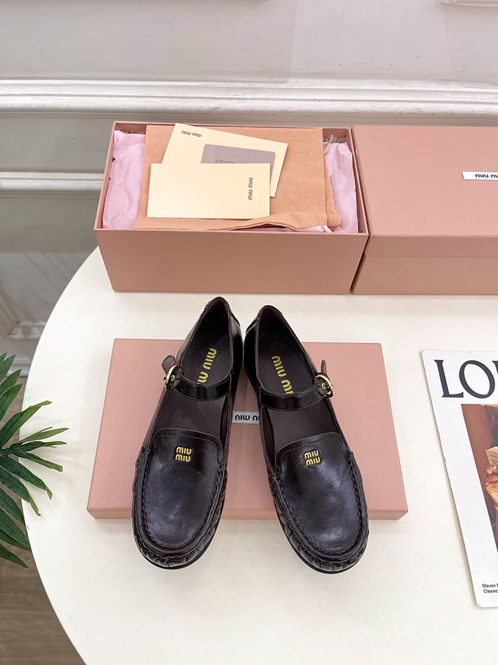 最高級MiuMiuスーパーコピー ミュウミュウ ストラップ付レザーローファー 5D563E_007_F0003 MIUMIU ローファー レディース - 画像 (3)