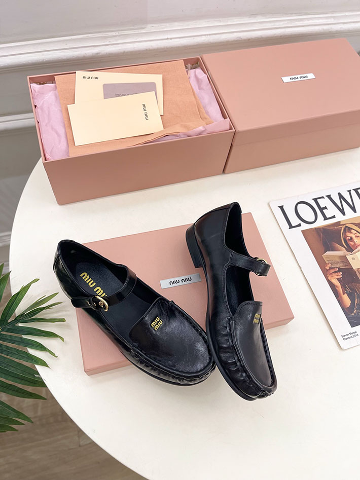 最高級MiuMiuスーパーコピー ミュウミュウ ストラップ付レザーローファー 5D563E_007_F0002 MIUMIU ローファー アウトレット - 画像 (9)