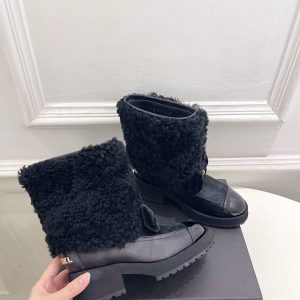 シャネル ブーツ 値段