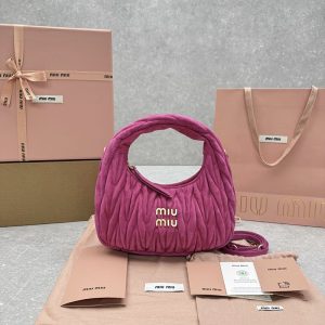 Miumiu バッグ 安い