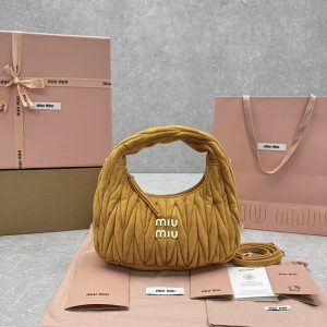 Miumiu バッグ 安い