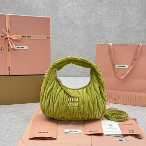 Miumiu バッグ 安い