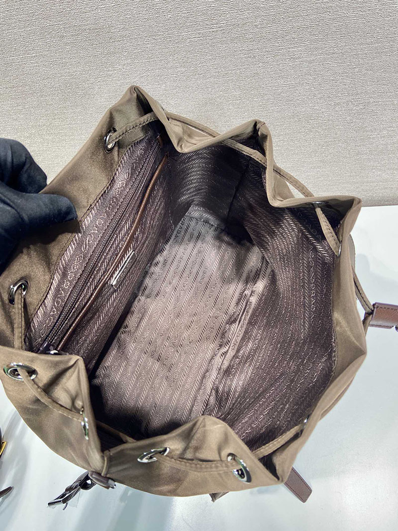 プラダ バッグ レディース PRADA ミディアム Re-Nylon バックパック ウォームブラウン 1BZ811_RV44_F0DFH プラダ バック パック ナイロン - 画像 (3)