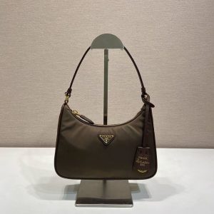 プラダ ショルダーバッグ 人気