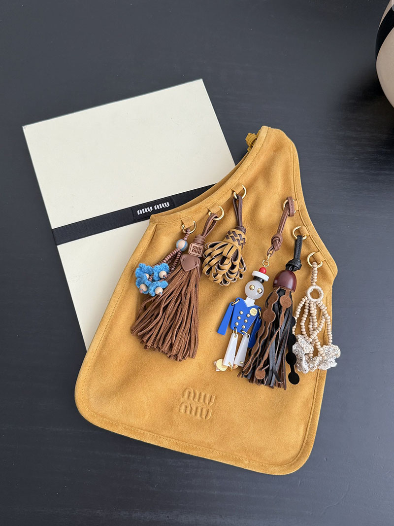 Miumiu バッグ 安い