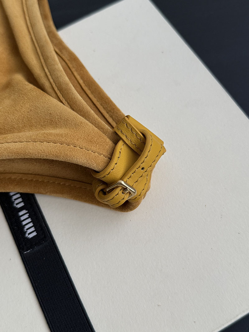 最高級MiuMiuスーパーコピー ミュウミュウ トリック付 スエード バッグ マスタードイエロー 5BA295_2IBU_F0R55_V_OT2 Miumiu バッグ 安い - 画像 (4)