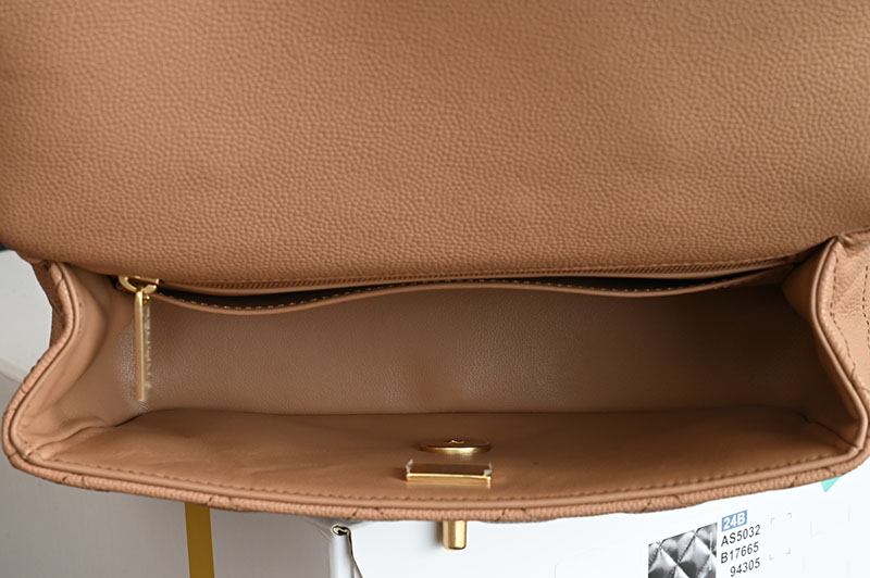 シャネル 新作バッグ 2026 CHANEL マトラッセ CCマーク ココマーク ミニバッグ モカベージュ AS5701 B21431 NZG77 シャネル バッグ マトラッセ - 画像 (2)