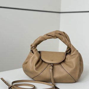 フェンディ スパイ バッグ 流行