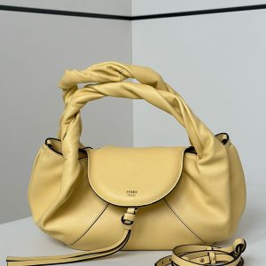 フェンディ スパイ バッグ 定価