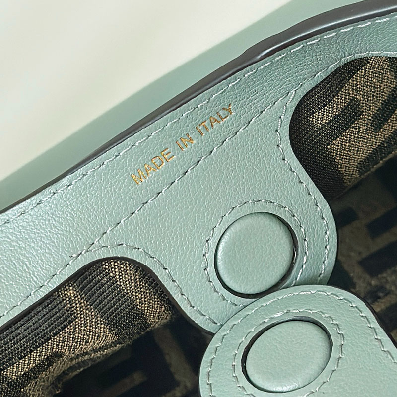 フェンディ 人気バッグ FENDI スパイ スモール バッグ マーキュリーブルー 8BR838AYCTF1UJC フェンディ スパイ バッグ 定価 - 画像 (4)