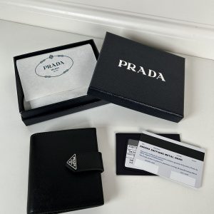 プラダ カード ケース 二 つ折り
