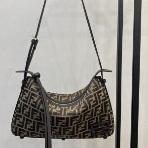 フェンディ バッグ アウトレット