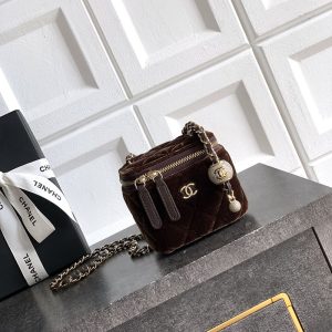 シャネル バニティ 定価