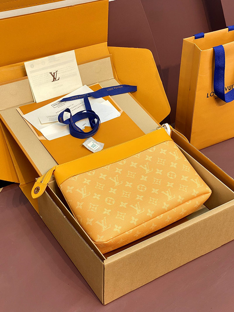 ルイヴィトン バッグ 新作 Louis Vuitton ポシェット・ヴォワヤージュ スープル サフランイエロー 2526627 ヴィトン クラッチバッグ メンズ - 画像 (10)