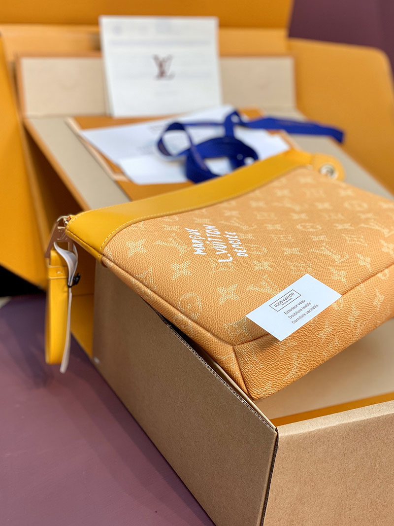 ルイヴィトン バッグ 新作 Louis Vuitton ポシェット・ヴォワヤージュ スープル サフランイエロー 2526627 ヴィトン クラッチバッグ メンズ - 画像 (8)