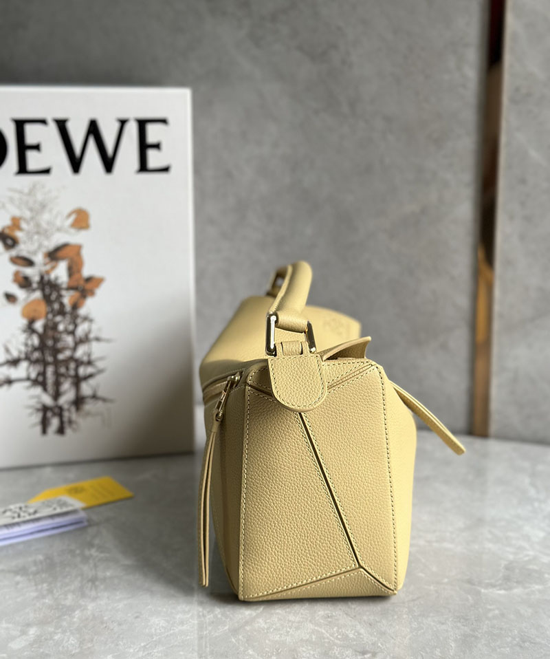 最高級ロエベスーパーコピー LOEWE Puzzle Small Bag パズル バッグ ショルダーバッグ イエロー 2526662 ロエベ パズルバッグ ショルダー - 画像 (5)