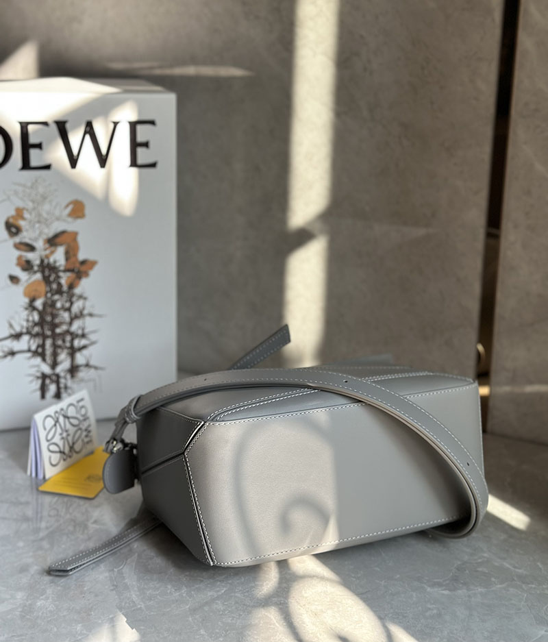 最高級ロエベスーパーコピー LOEWE Puzzle Small Bag パズル バッグ ショルダーバッグ アンスラサイト 2526663 ロエベ パズルバッグ ショルダー - 画像 (9)