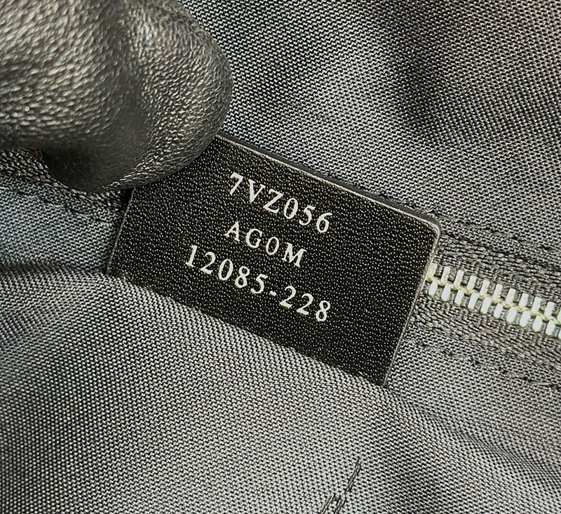 最高級フェンディスーパーコピー FENDI Fストライク ラージ FFジャカードファブリック バックパック ネイビー/ブラック 7VZ056AG0MF0NPN - 画像 (3)