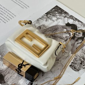 フェンディ マンマ バケット 人気