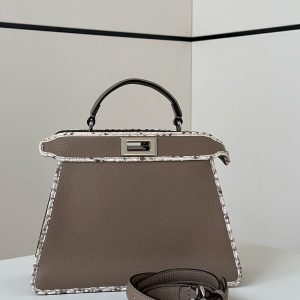 フェンディ ピーカブー風