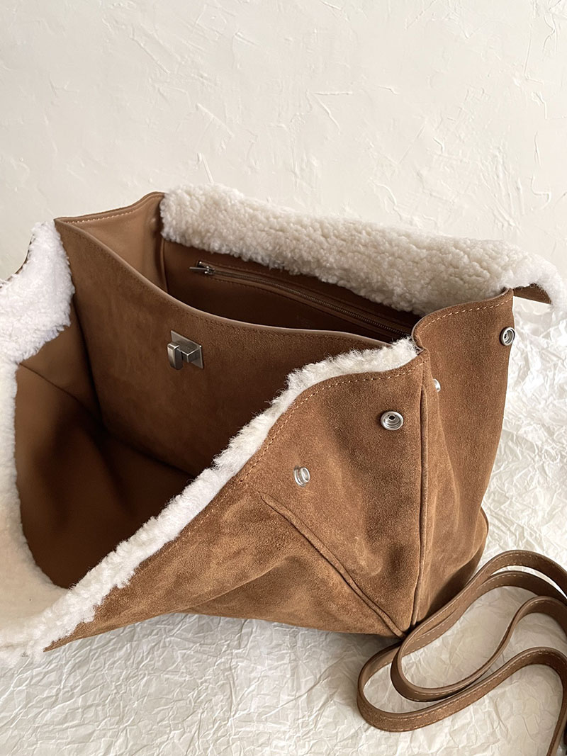 バレンシアガ バッグ 人気 レディース BALENCIAGA ロデオ ラージ シアリング裏地 スエードバッグ ノーチェ/ホワイト 2526679 - 画像 (2)