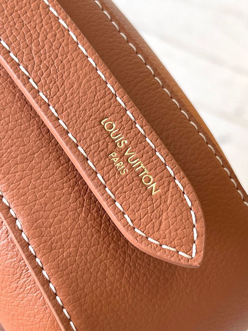 ルイヴィトン バッグ 新作 Louis Vuitton ロウキー・ショルダーバッグ コニャック M24885 ルイヴィトン ロウキー ホーボー 口コミ - 画像 (4)