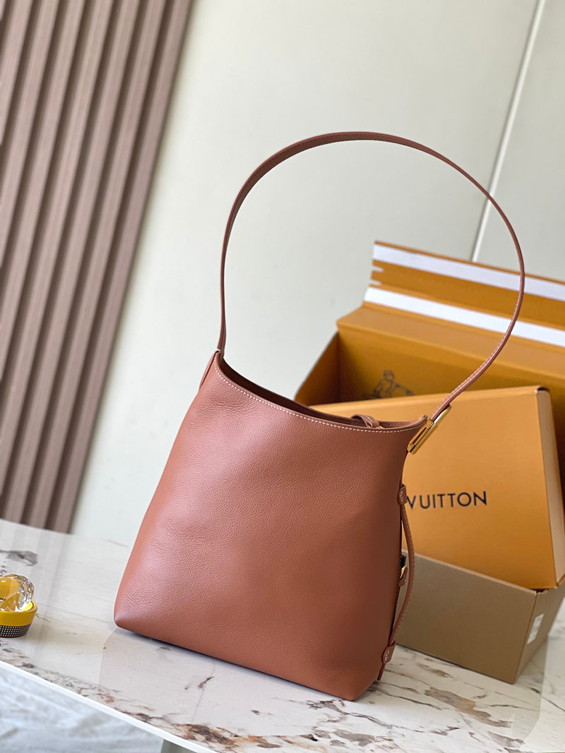 ルイヴィトン バッグ 新作 Louis Vuitton ロウキー・ホーボー PM コニャック M25354 ルイヴィトン ロウキー ホーボー 口コミ - 画像 (8)