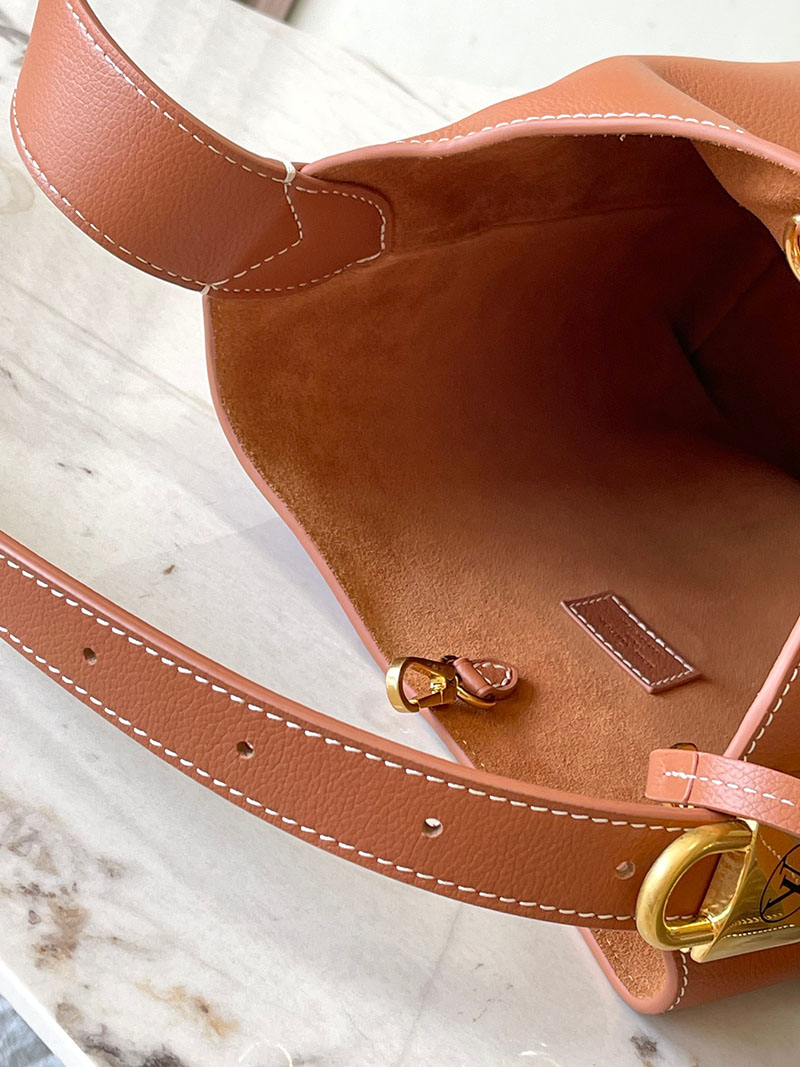 ルイヴィトン バッグ 新作 Louis Vuitton ロウキー・ホーボー PM コニャック M25354 ルイヴィトン ロウキー ホーボー 口コミ - 画像 (2)