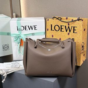 ロエベ マドリード アウトレット