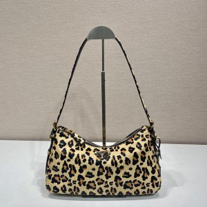 プラダ ショルダーバッグ アウトレット