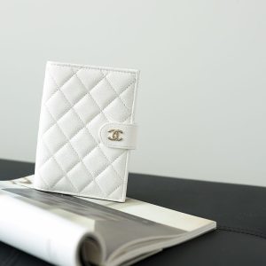 シャネル パスポートケース 定価