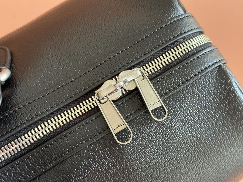 グッチ直営アウトレット店 GUCCI Savoy ミディアム ダッフルバッグ ブラック 834460 AAE1A 1042 グッチ 旅行 バッグ メンズ - 画像 (4)