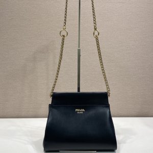 プラダ ミニバッグ レザー