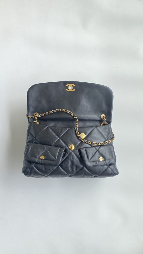 シャネル 新作バッグ 2026 CHANEL ショッピングバッグ レザー 肩掛け