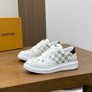 ルイ ヴィトン スニーカー 限定