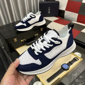 スニーカー メンズ おしゃれ 大人