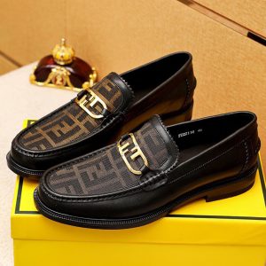 フェンディ ローファー メンズ