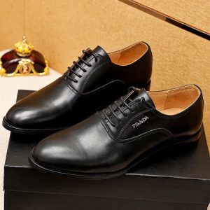 プラダ ローファーコーデ