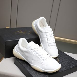 プラダ スニーカー 白