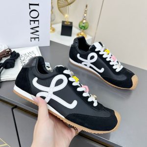 ロエベ スニーカー アウトレット