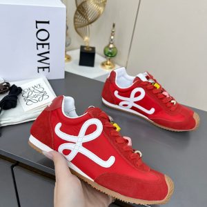 ロエベ スニーカー 値段