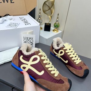 ロエベ スニーカー アウトレット