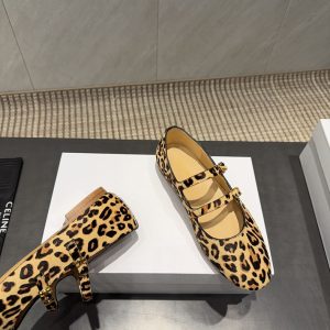 セリーヌ ローファー レディース